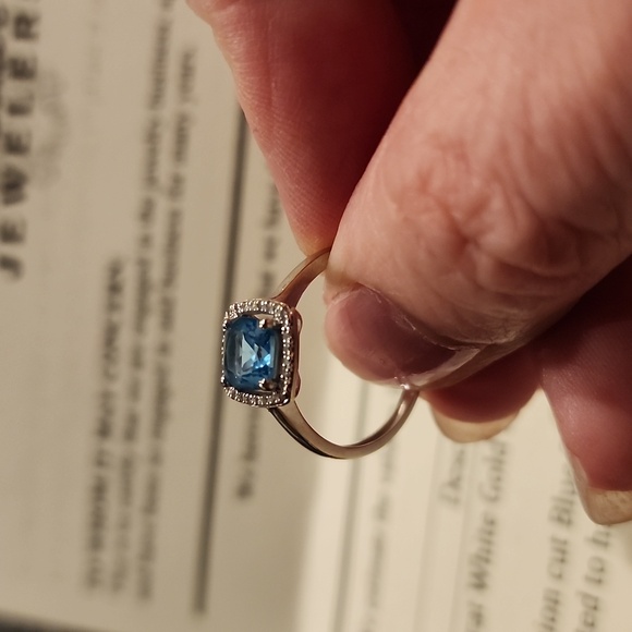 14k White Gold Ladies Blue & Diamond Ring ring - Picture 13 of 17